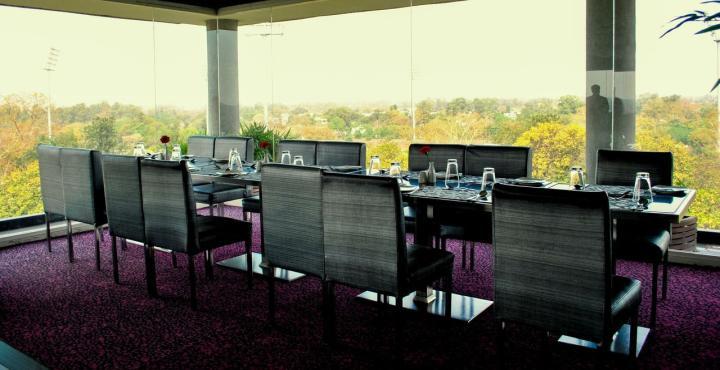 Hotel Shivalikview Chandigarh Ngoại thất bức ảnh