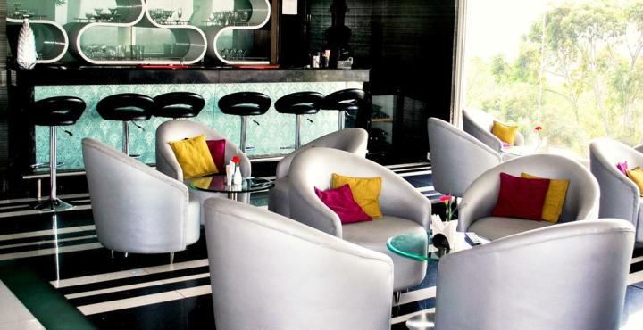 Hotel Shivalikview Chandigarh Ngoại thất bức ảnh