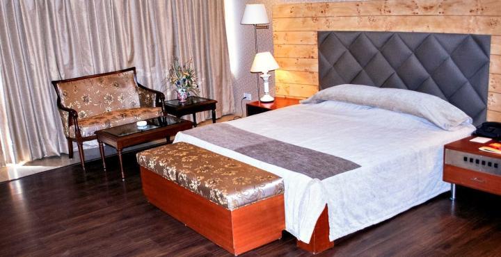 Hotel Shivalikview Chandigarh Ngoại thất bức ảnh