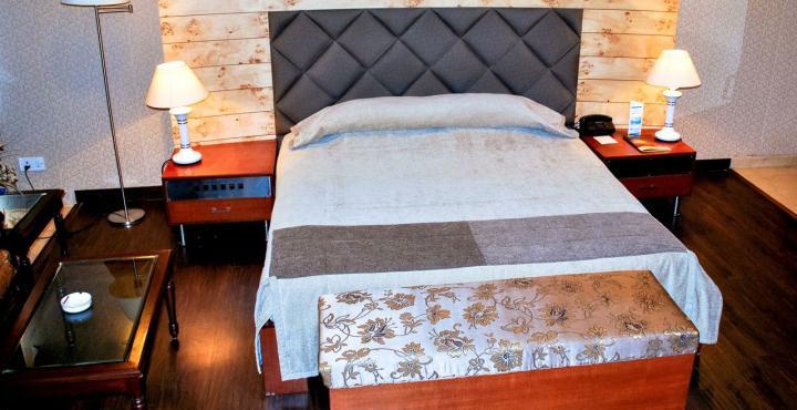 Hotel Shivalikview Chandigarh Ngoại thất bức ảnh