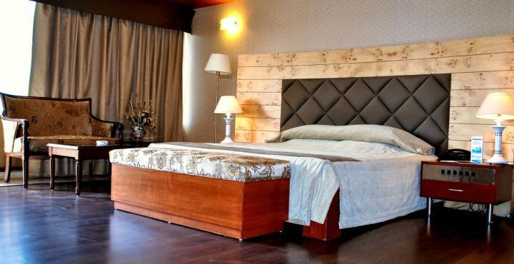 Hotel Shivalikview Chandigarh Ngoại thất bức ảnh
