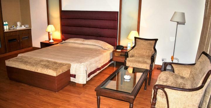 Hotel Shivalikview Chandigarh Ngoại thất bức ảnh
