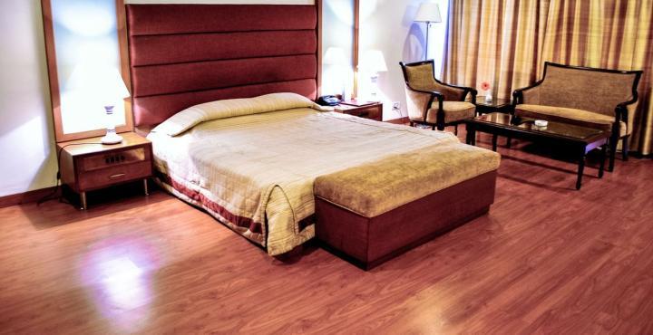 Hotel Shivalikview Chandigarh Ngoại thất bức ảnh