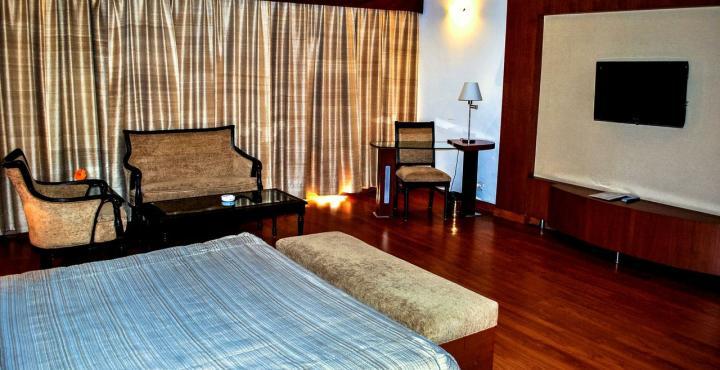 Hotel Shivalikview Chandigarh Ngoại thất bức ảnh