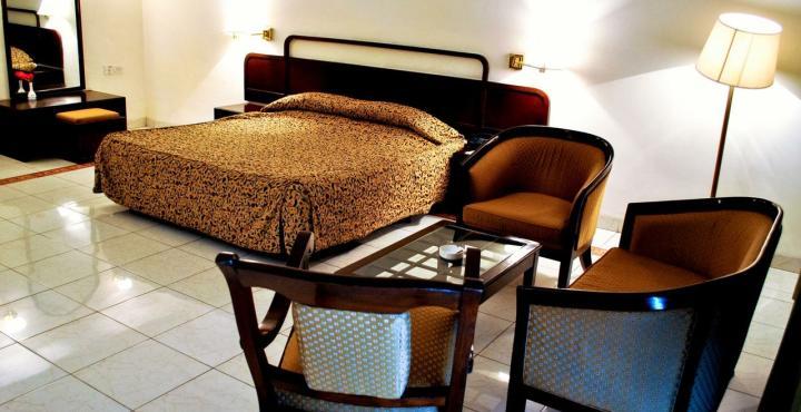 Hotel Shivalikview Chandigarh Ngoại thất bức ảnh