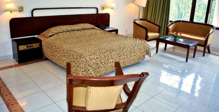 Hotel Shivalikview Chandigarh Ngoại thất bức ảnh
