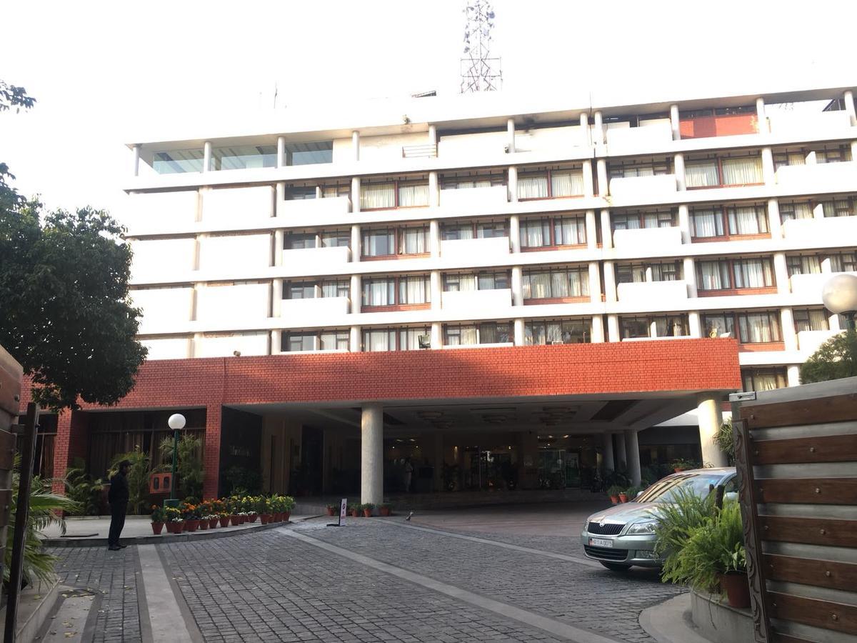 Hotel Shivalikview Chandigarh Ngoại thất bức ảnh