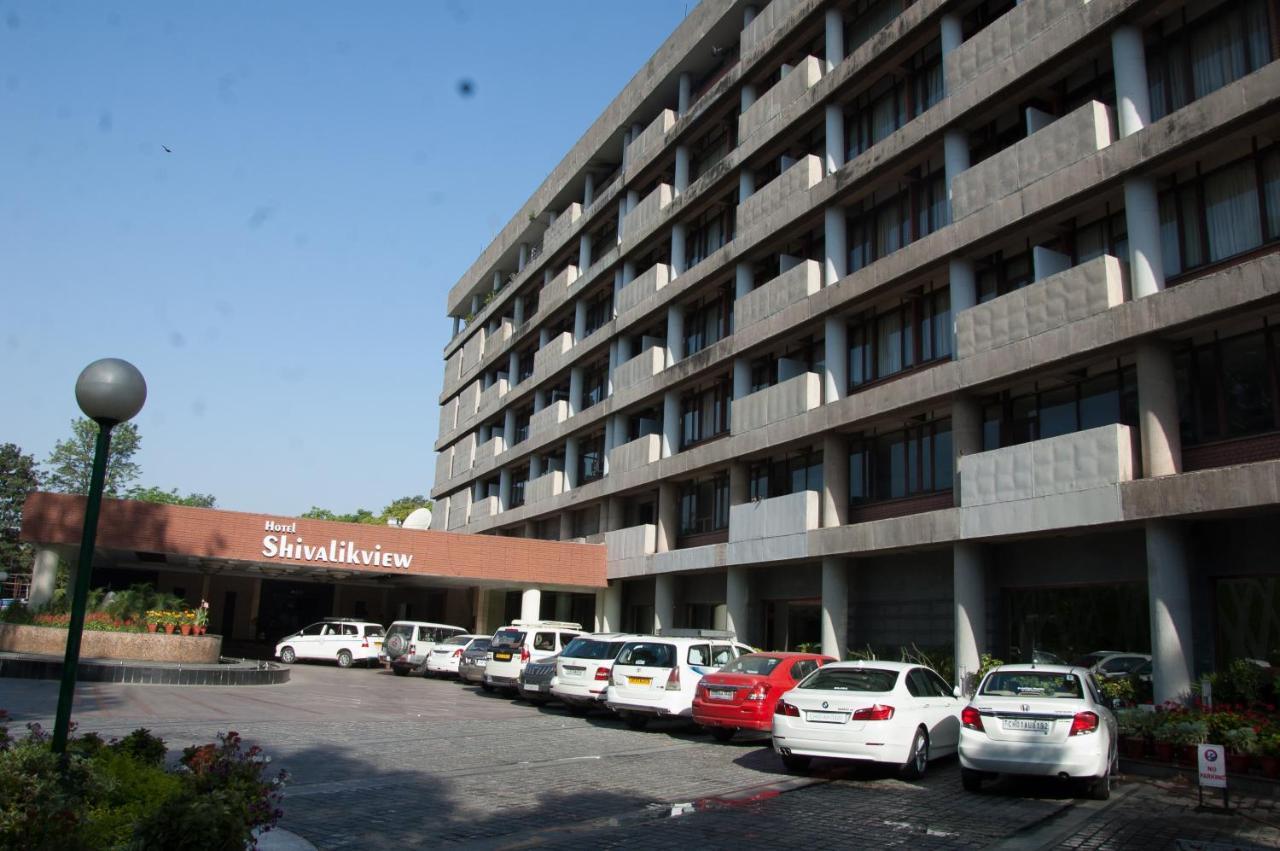 Hotel Shivalikview Chandigarh Ngoại thất bức ảnh