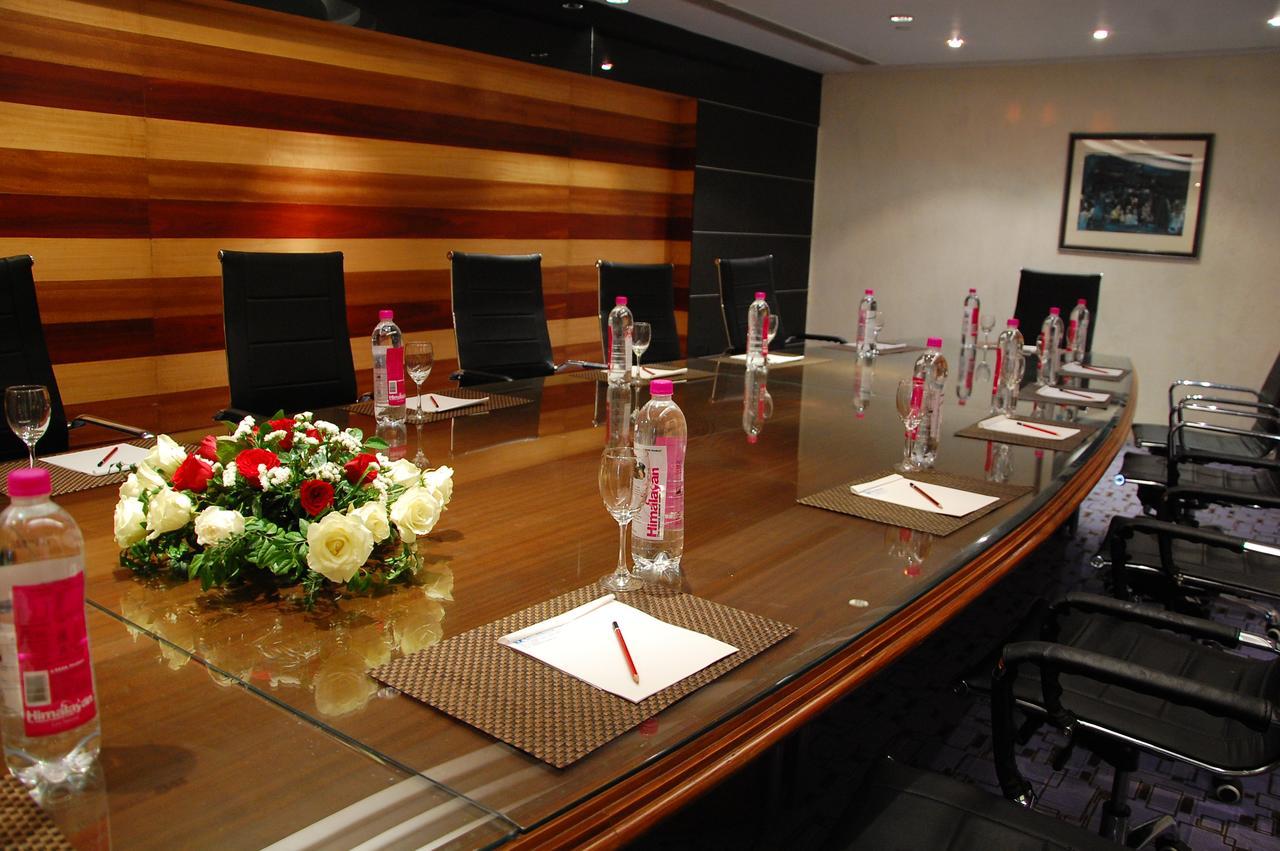 Hotel Shivalikview Chandigarh Ngoại thất bức ảnh